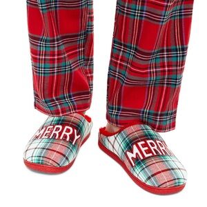‘MERRY’ Plaid Slippers 🎄